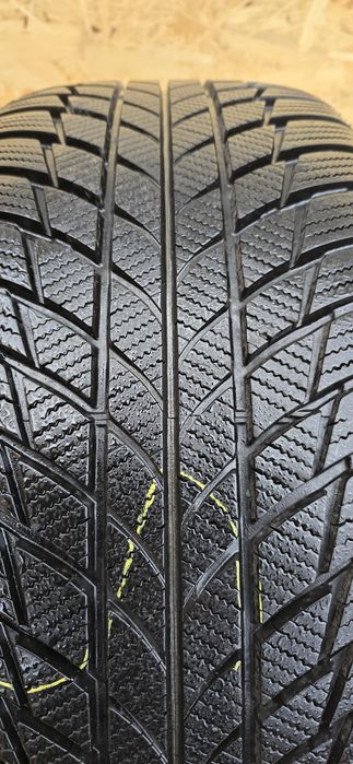 2x 225 50 R18 Bridgestone Blizzak LM001  RSC