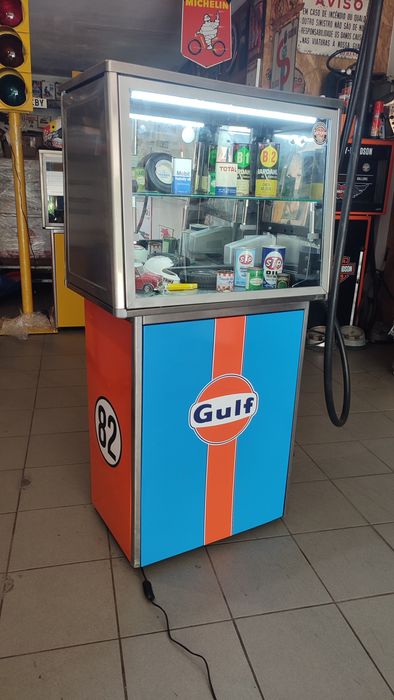 Bomba de gasolina expositor GULF