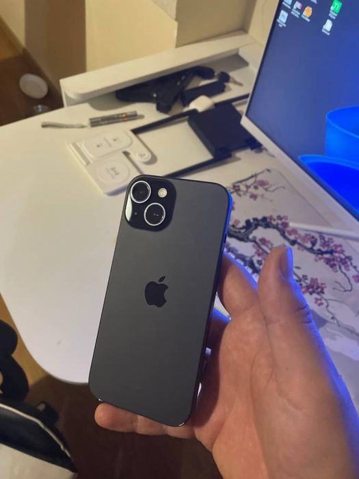 Айфон 15 128 гігабайт майже новий 58 циклів батарея