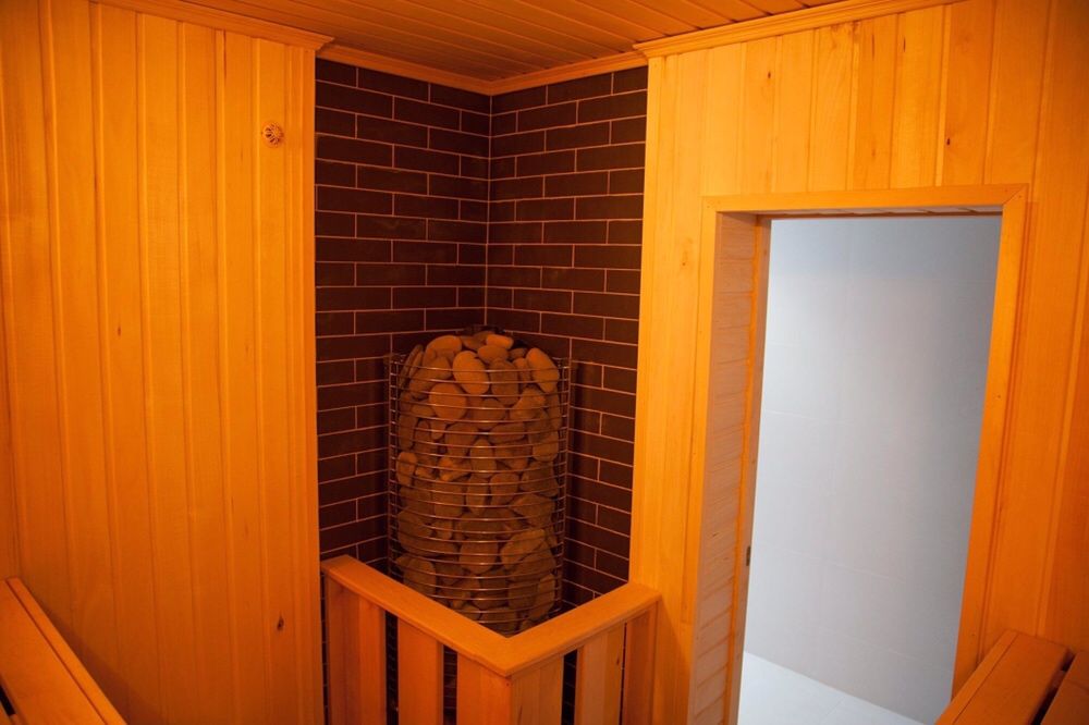 Будинок з сауною і басейном  подобово . Чан