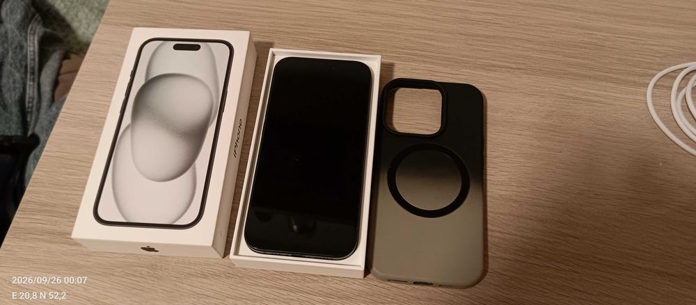 Телефон iphone 15