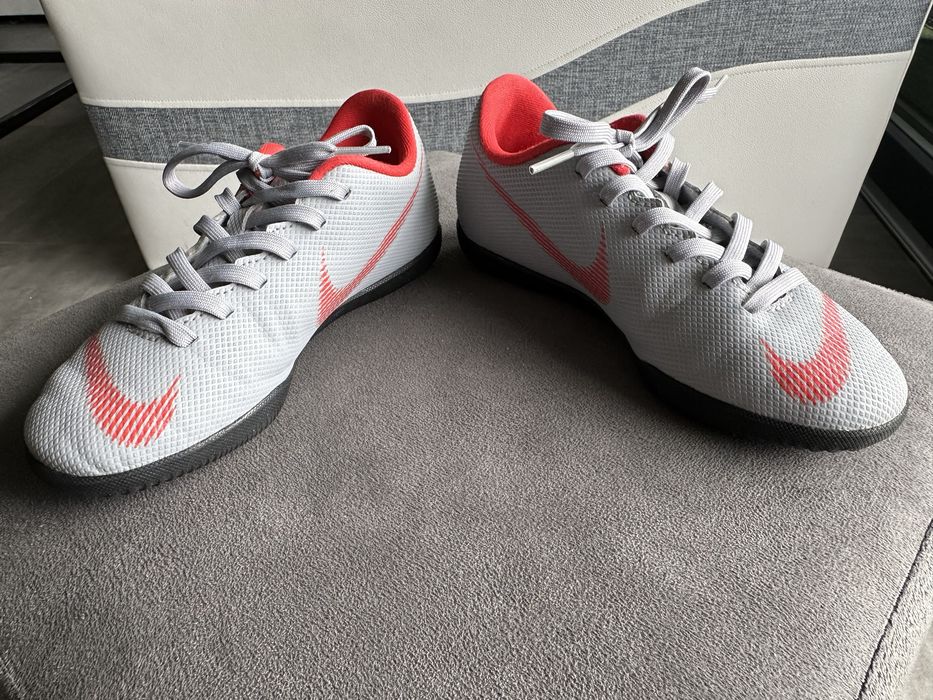 Buty dzieciece piłkarskie (halówki)