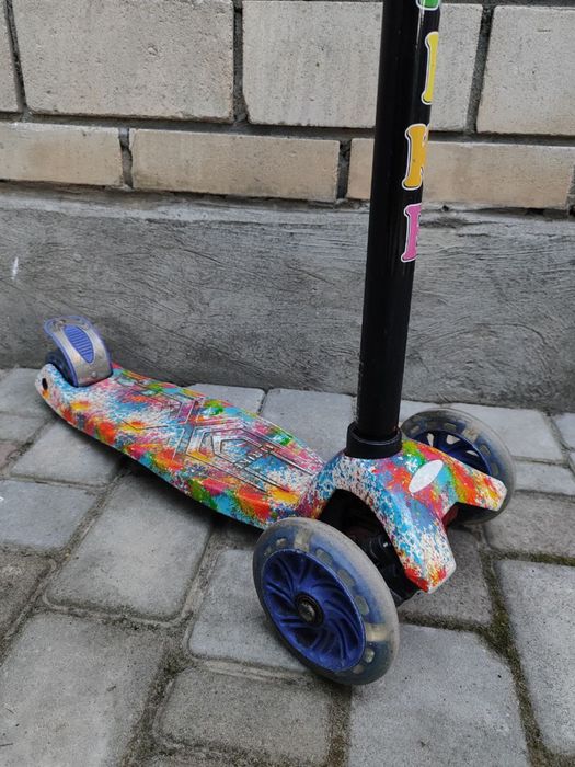 Самокат дитячий в хорошому стані