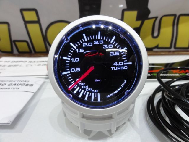 Manômetro da Pressão do Turbo 4 bar Fundo Preto / smoke c/iluminação led branco Depo Racing Japan