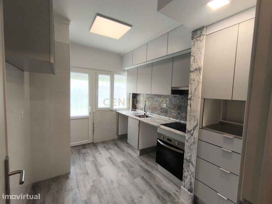 T2 no coração de Carenque -VIRADO A SUL