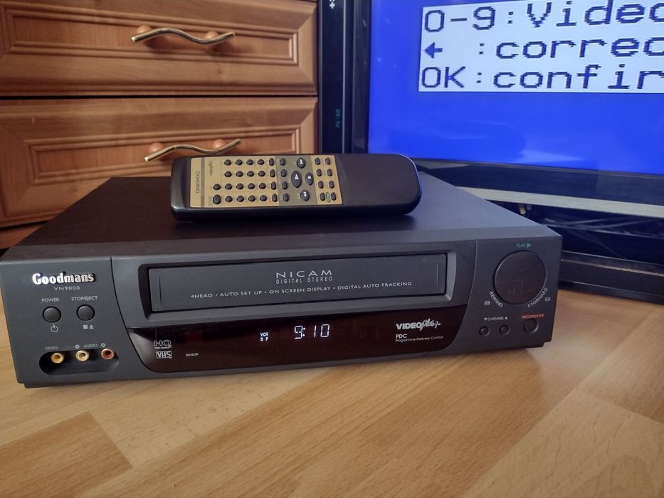 Analogowa nagrywarka VHS Goodmans VN 900