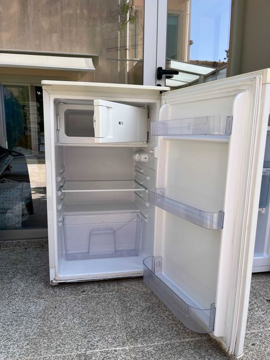 Compact Refrigerator513121608406804482