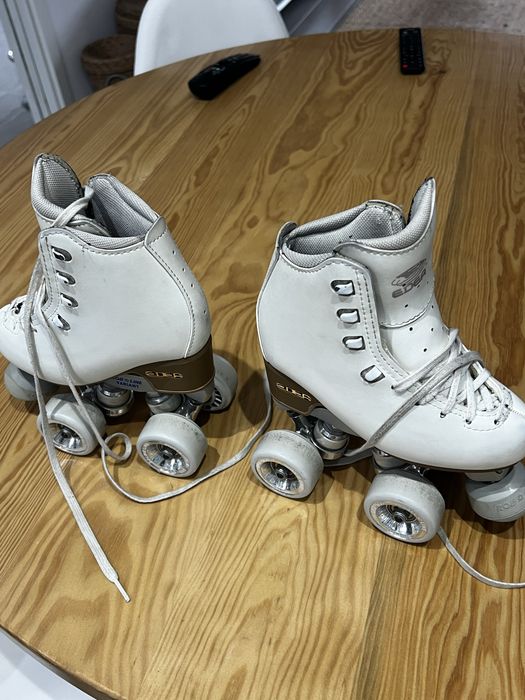 Patins como novos