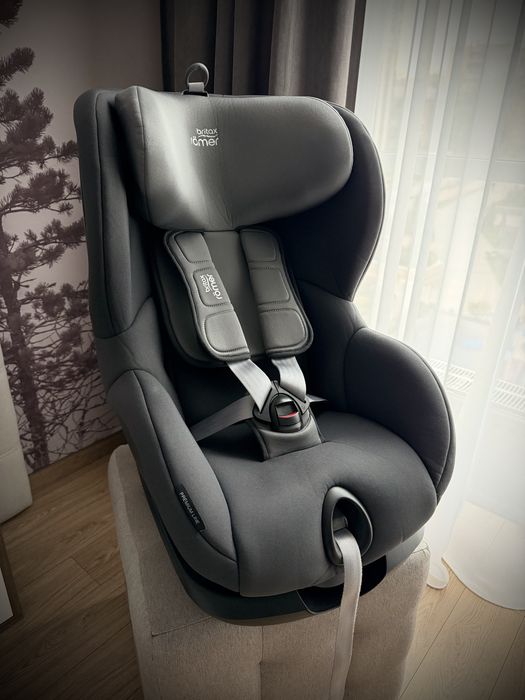 Автокрісло Britax Römer TRIFIX2 i-SIZE