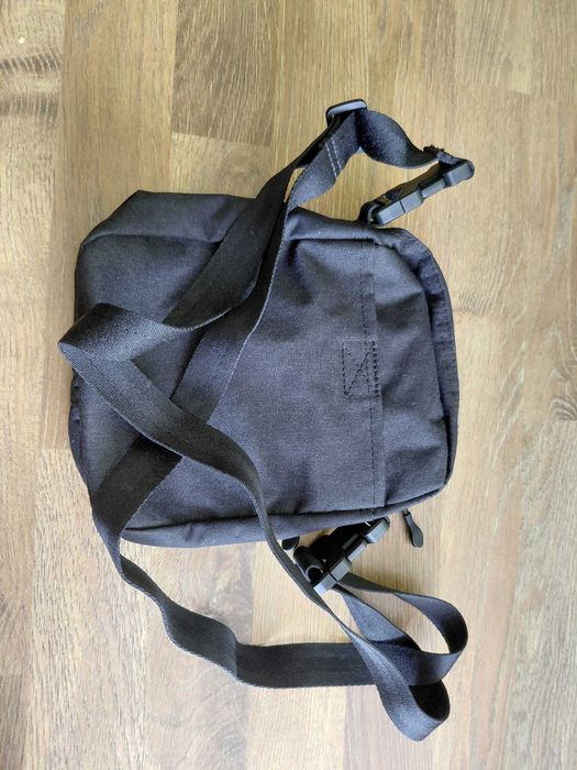 Nike heritage crossbody