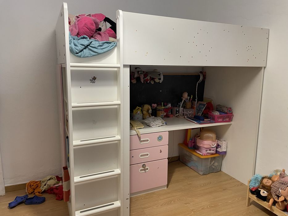 Cama de crianca com secretaria