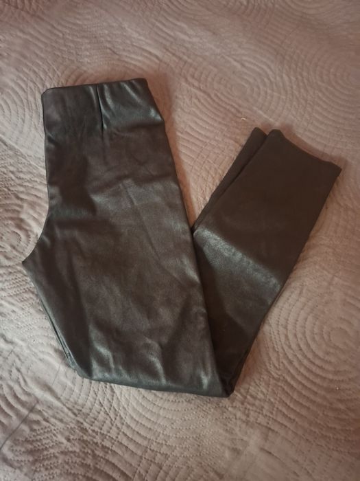 H&M Spodnie dla dziewczynki czarne  ocieplane roz. 10 - 11 lat
