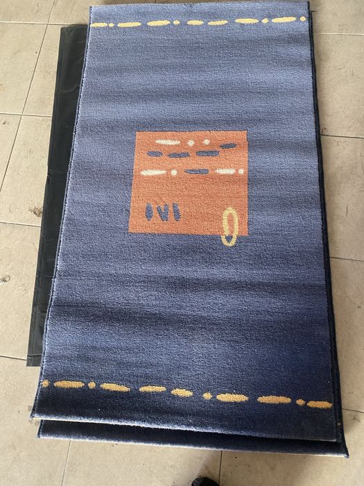 Dois tapetes em bom estado