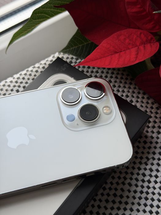 iPhone 13 Pro, bateria 100%, zadbany