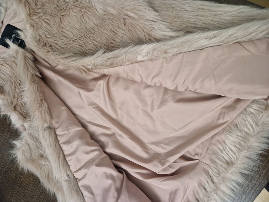 Kamizelka damska Bershka bezrękawnik futerko pudrowy róż S 36