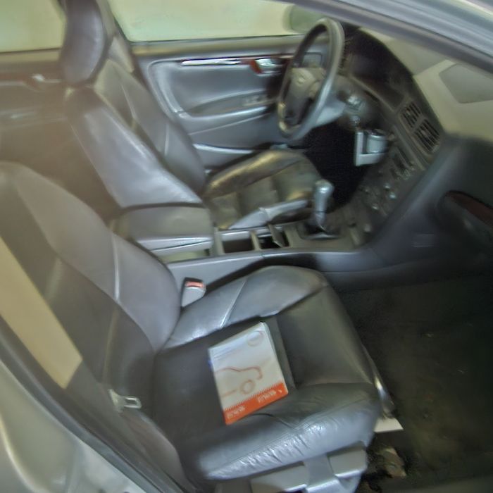 Volvo T5 V70 em estado original