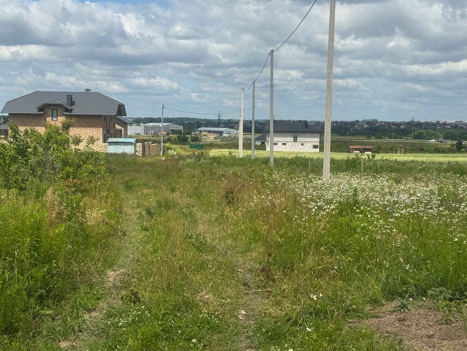 Продам рівну ділянку під забудову 10.5 сот