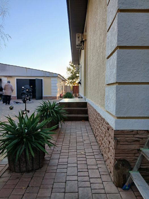 Надежный дом в хорошем состоянии  15 минут до центра города