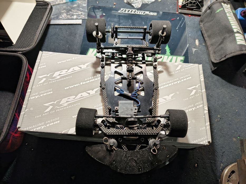 Sprzedam Xray X12 2024