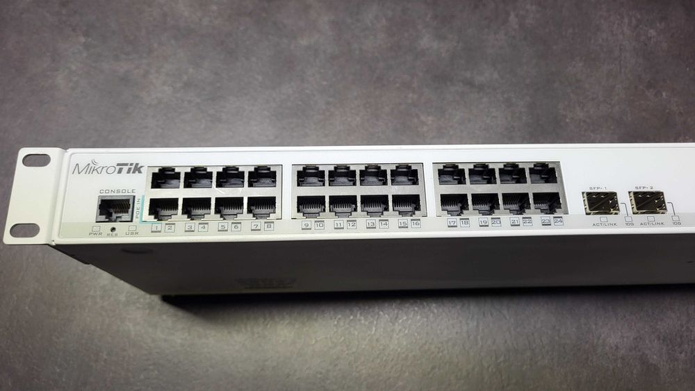 Mikrotik CRS326-24G-2S+RM