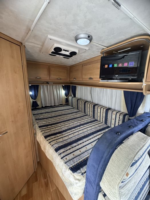 Autocaravana de 6 Lugares, Muito compacta, 100% Autónoma, com muitos Extras, Pronta a Viajar