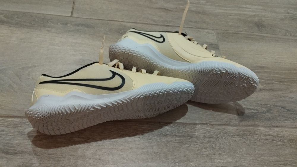 Chuteiras futsal n.40 NOVAS