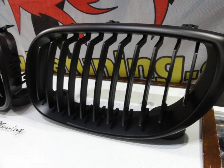 Grelha frontal BMW E60, E61 2003-2010 em preto mate