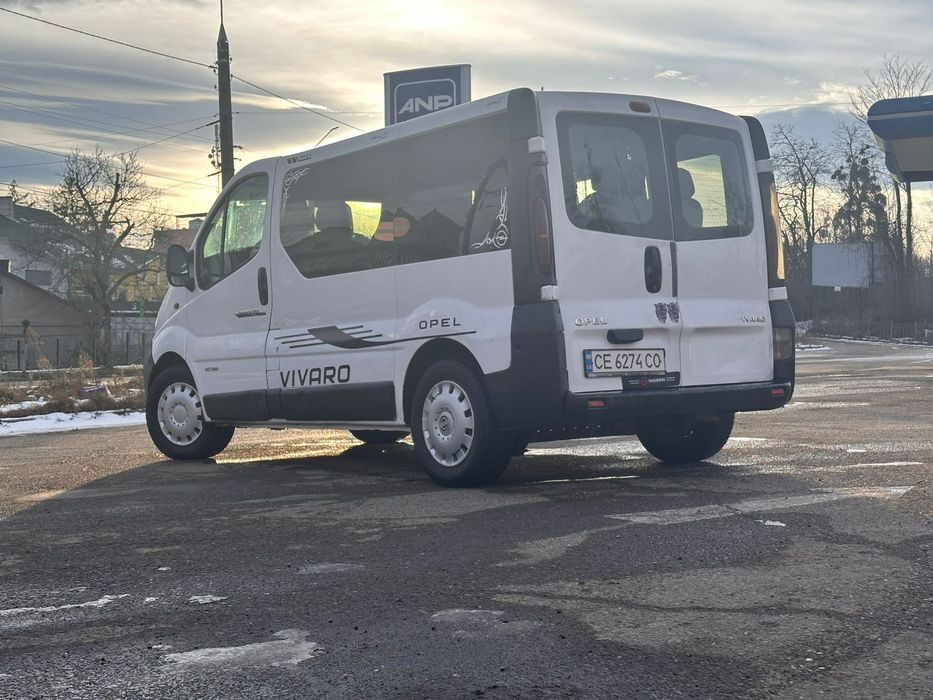Opel vivaro 9 місць