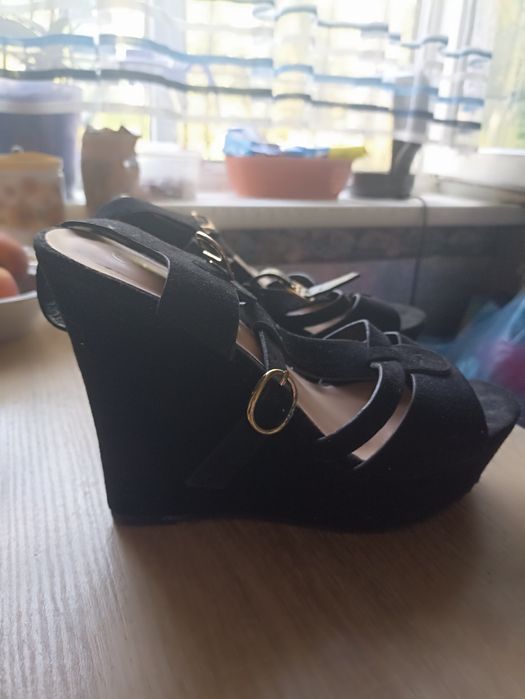 Босоніжки 39 розмір чорні