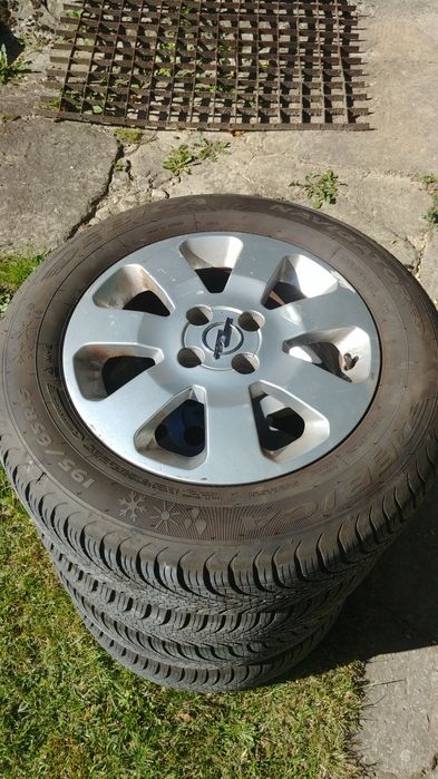 Felgi Opel, opony wielosezonowe Dębica 195/65 R15