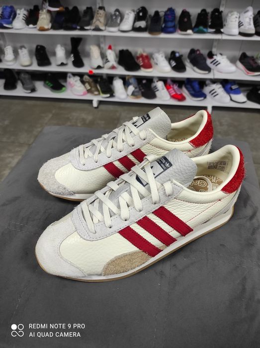 ОРИГІНАЛ 100% Кросівки Adidas Country OG Off White Scarlet Men's - JI2
