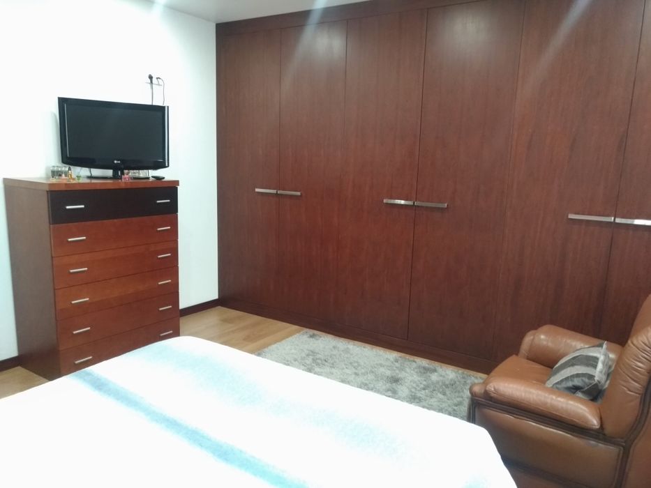 Moradia com logradouro e terreno de cultivo