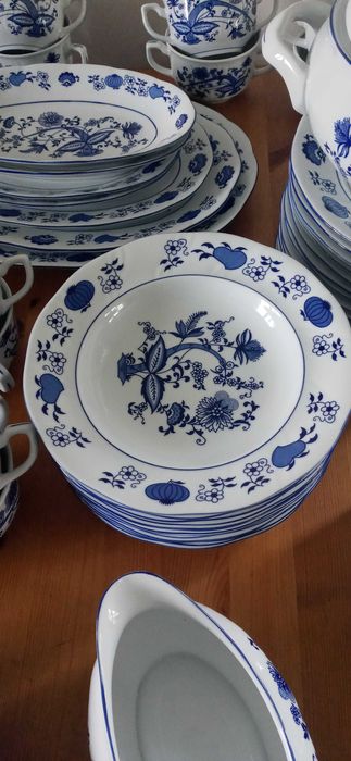 Serwis obiadowy  około 55 elementów jak NOWY- 12 osób porcelana Książ