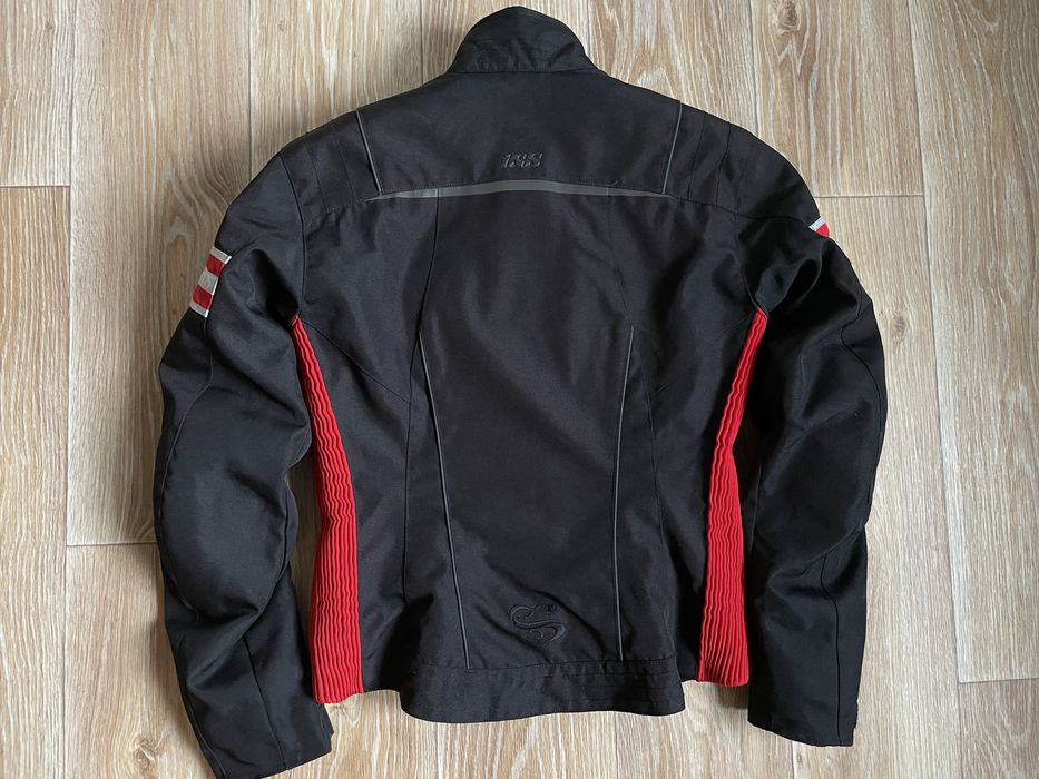 IXS. Дуже гарна жіноча мотокуртка в стані НОВОЇ ! S  розмір