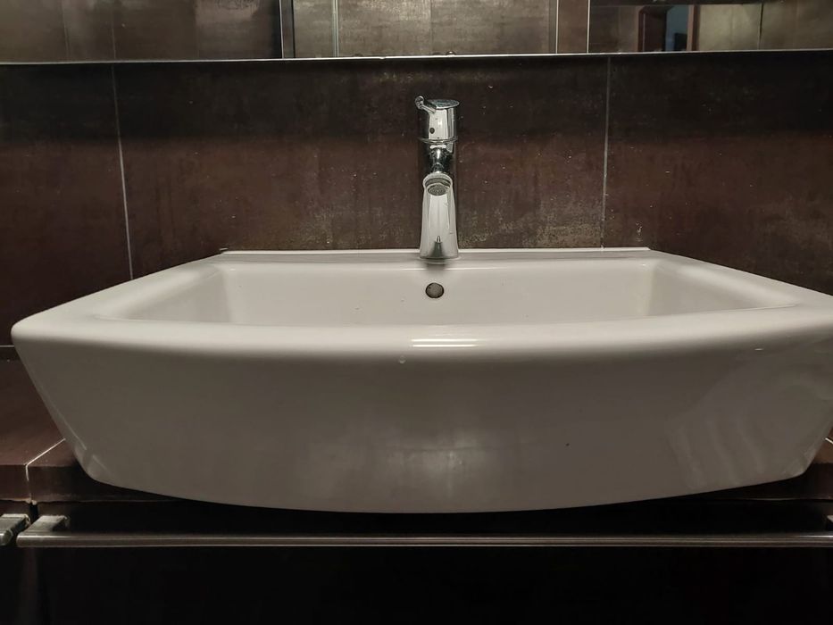 Umywalka  ROCA, plus bateria hansgrohe