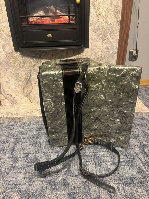 Akordeon Weltmeister Stella 80 basów