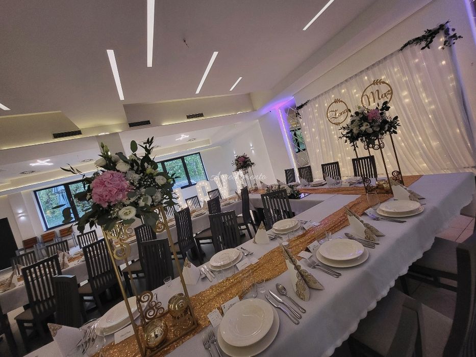 •Dekoracje ślubne i okolicznościowe •Florystyka