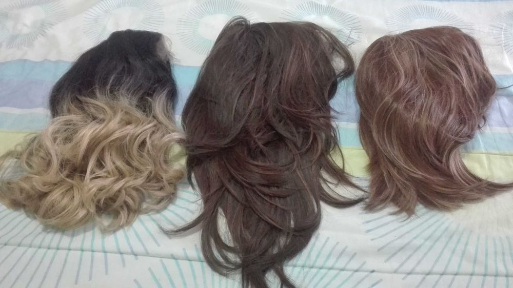 Lote de 23 perucas - vários estilos - ótima qualidade