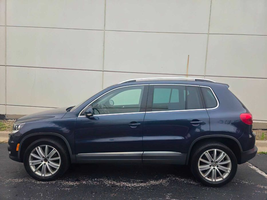 Volkswagen Tiguan Sport      2015