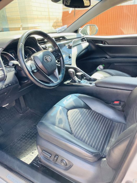 Toyota Camry 70 (гібрід) 2018 рік