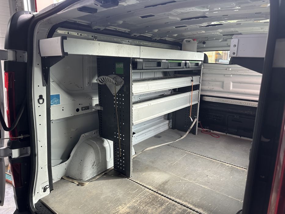 Zabudowa serwisowa busa Bott / Trafic Vivaro Transit T5 T6