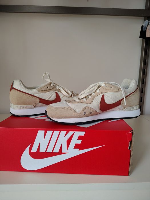 NIKE VENTURE RUNNER CK2948-105  жіночі кросівки