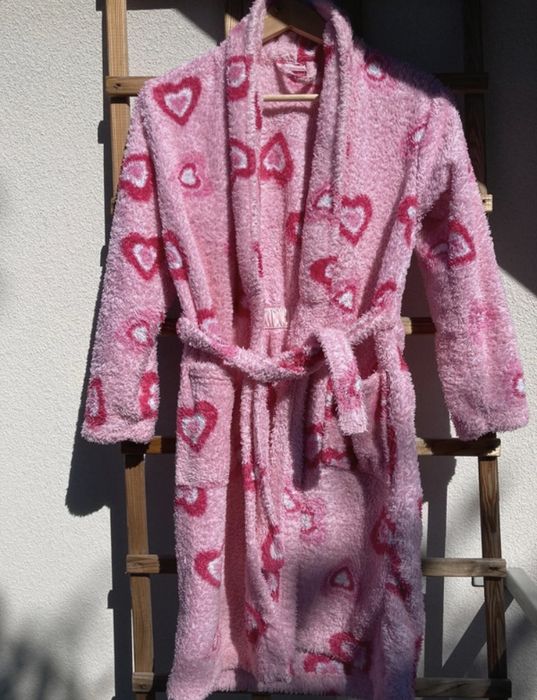 Szlafrok w różowy w serca