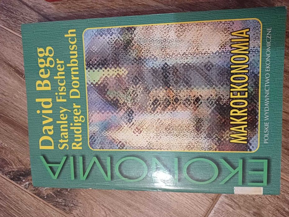 Mikroekonomia oraz Makroekonomia_David Begg_stan bardzo dobry