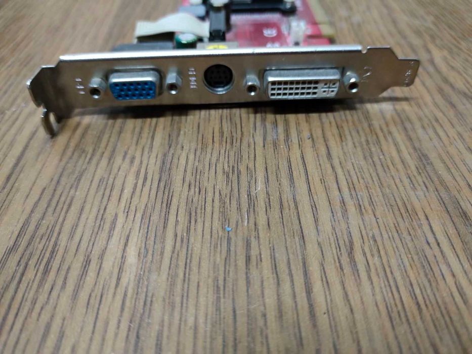 Видеокарта PCI-E ATI Radeon HD2400 PRO (256Mb/DDR2/64bit/TV/DVI) LP БУ