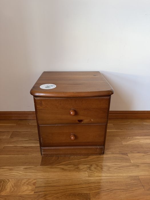 Mesa de Cabeceira em Madeira Maciça / Pinho com 2 Gavetas