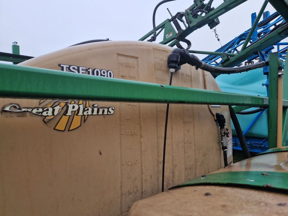 Оприскувач GREAT PLAINS TSE 1090, шир. 27 м, 4 куб., електроніка, 2005