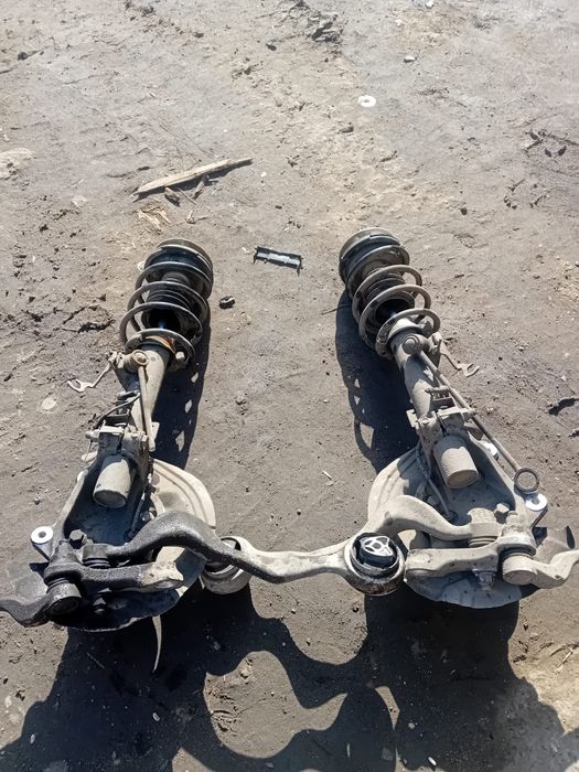 Amortyzator Mcpherson Zwrotnica Wahacz Bmw E81 E87 E90 E91  E92 E93