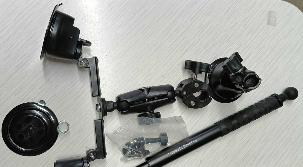 Uchwyt potrójny z przyssawkami do samochodu kijek do selfie 4864