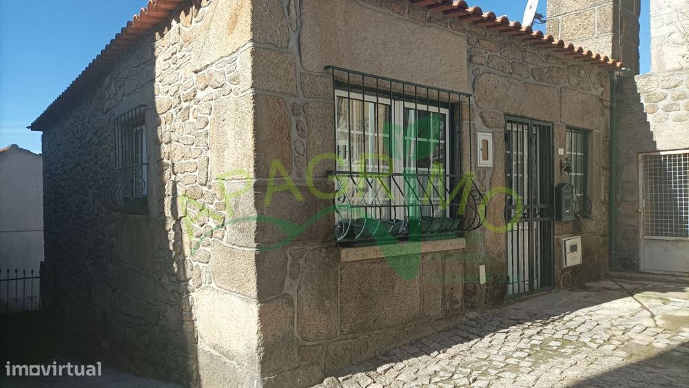 Moradia T3 na zona histórica da Vila de Penedono — Penedono E Granja, Viseu
